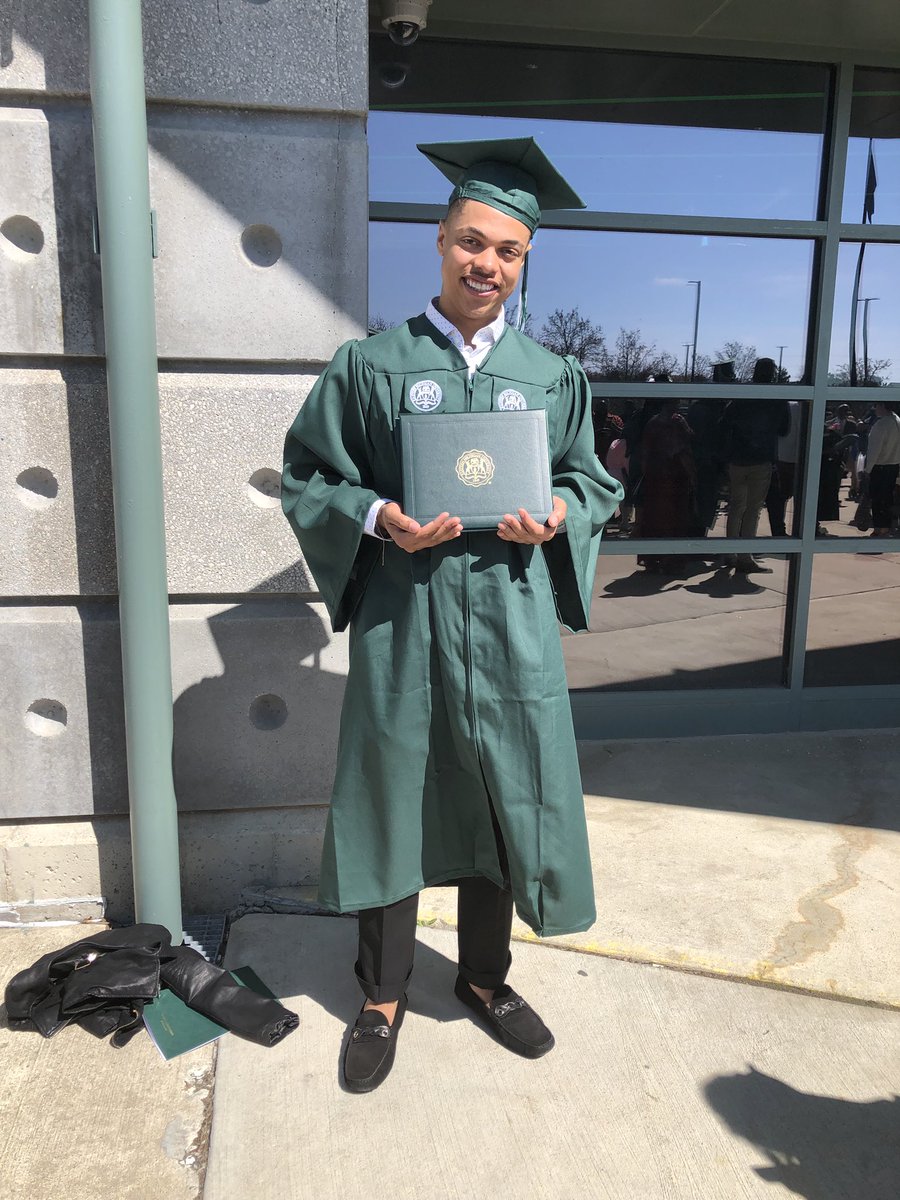 uncle____ju's tweet image. Who would’ve thought that a young black kid who barely graduated high school with big dreams but no clue about anything would’ve made it this far! Now it’s time to begin the “Real” grind! #firstgenerationgraduate