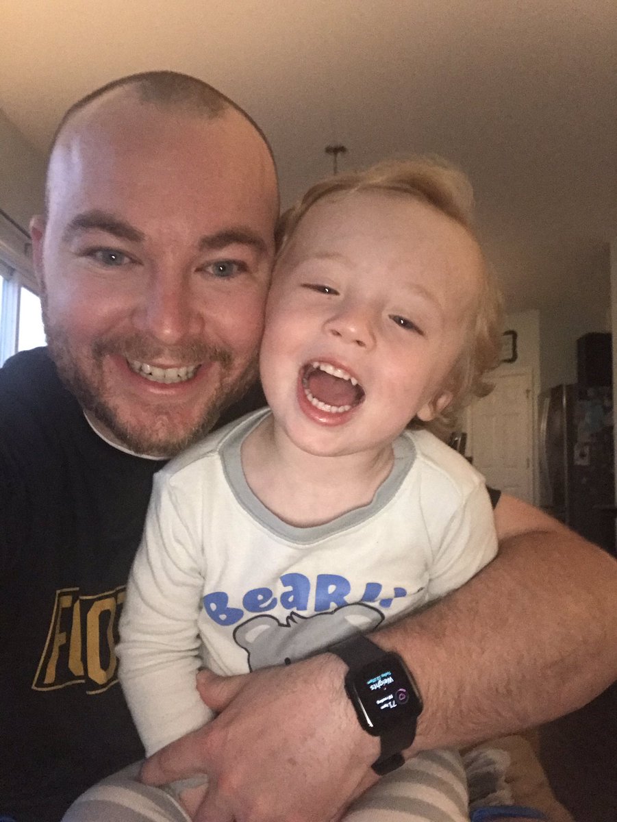 McGeezy89's tweet photo. My dude and I watching the cards game ⚾️. #Zaner https://t.co/WoJqkTeLTQ