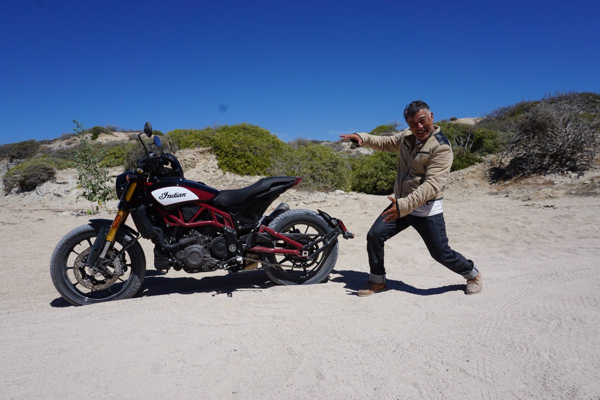 BuzzKanter's tweet photo. Who but a world class skateboard icon like @stevecaballero can make a motorcycle stand up like that without a sidestand? Full bike review in @AmericanIronMag issue 377 #IndianMotorcycle #FTR1200 @AmericanIronMag #BuzzKanter https://t.co/xzJLEAqnS8