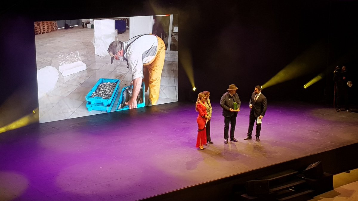 La7_diariocampo's tweet photo. Premio a la Pesca para la Cofradía de Pescadores de San Pedro del Pinatar en #IIPremiosDDC en @La7_tv https://t.co/2rm0j5Zl2L