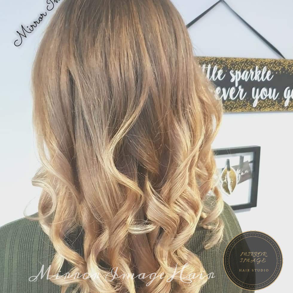 Creamy blonde balayage with root melt <a href="/leytonhouseglob/">LEYTON HOUSE GLOBAL</a> #balayage #rootmelt #blondehairbeauty #hairstyle mirrorimagehairstudio.co.uk