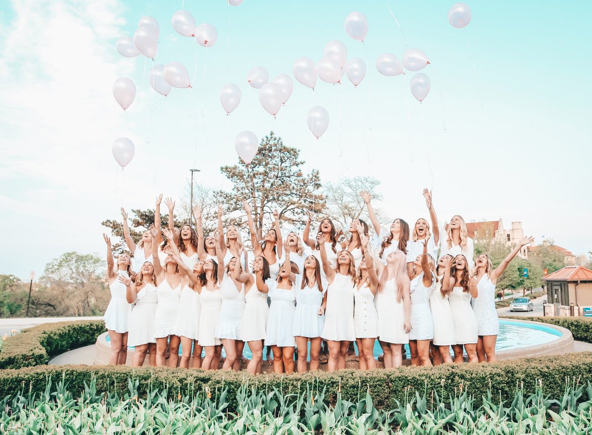 We already miss our seniors and they haven’t even left us yet 😭💗🌙 #gogammaphibeta #shootforthemoon