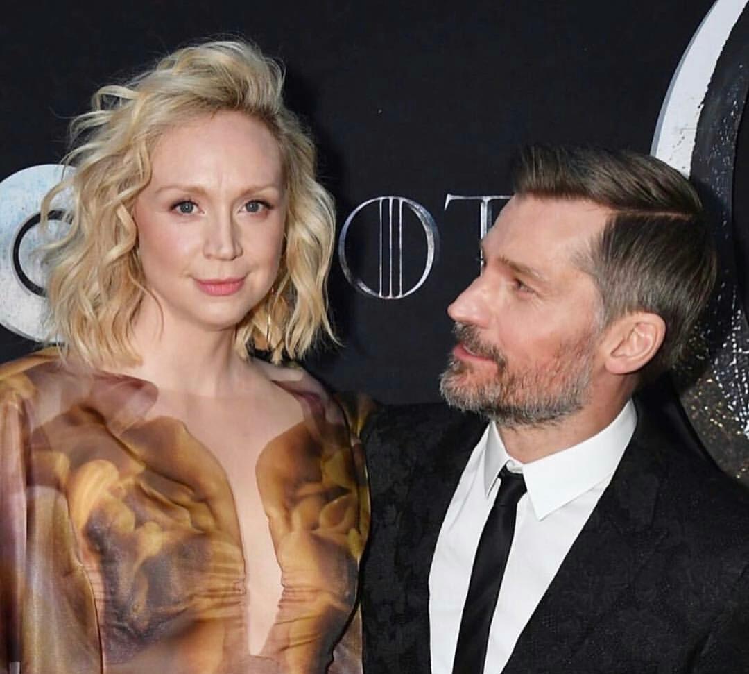 find someone who looks at you like Nikolaj looks at Gwen #got  #gwenolaj (?)  #braime