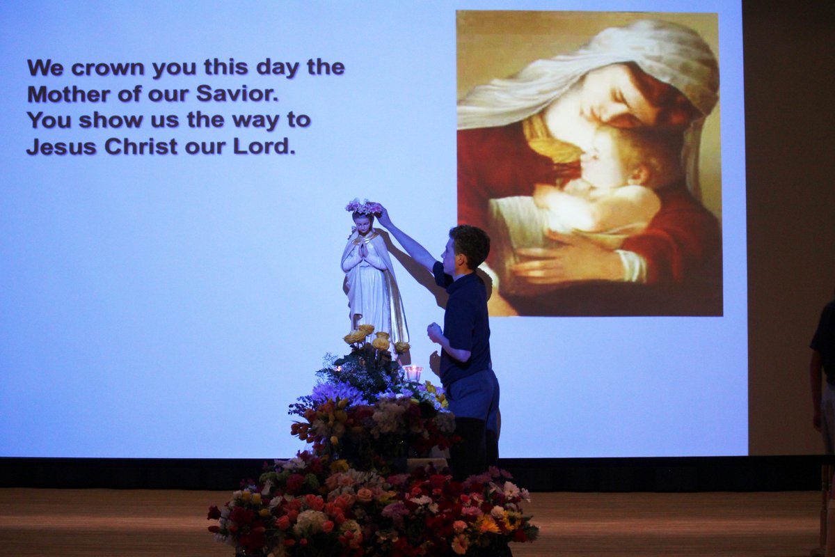 ancillaerel's tweet photo. @AncillaeAssumpt During today's May Celebration we honored the Blessed Virgin Mary and recalled the many ways she leads us to Jesus, her Son. Mary serves as a model of simplicity, the virtue we focus in this month. #journeyingtogetheraaa https://t.co/VvNBuQgq49