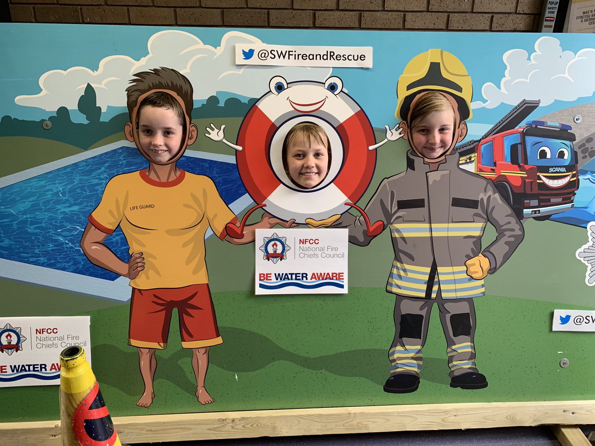 MissRReece's tweet photo. #swfireandrescue reminding us to stay safe at Chepstow Lesuire Centre today  #bewateraware #watersafety @ChepstowLC1 @StMarysRCSch https://t.co/pfbDIRYRDM