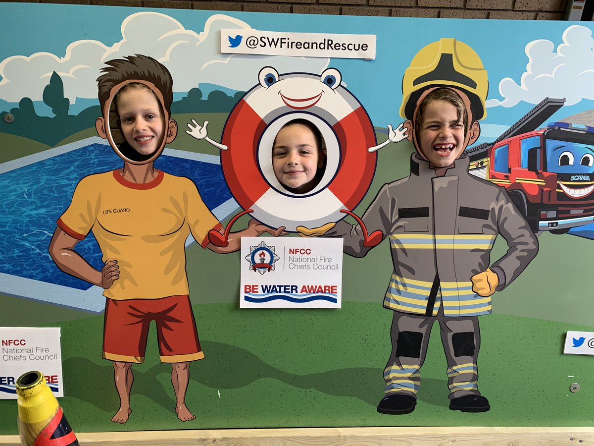 MissRReece's tweet photo. #swfireandrescue reminding us to stay safe at Chepstow Lesuire Centre today  #bewateraware #watersafety @ChepstowLC1 @StMarysRCSch https://t.co/LjEwjwzuwr