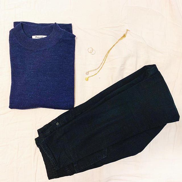 andreasmusings's tweet image. Keeping it very simple for #may30x30 challenge. I know the combo of navy and black is not everyone’s cup of tea, but I love it.
•
I am joining @petraalexandra this month in her 30 x 30 capsule wardrobe challenge, where you are limited to only 30 item… bit.ly/2ZRce2g