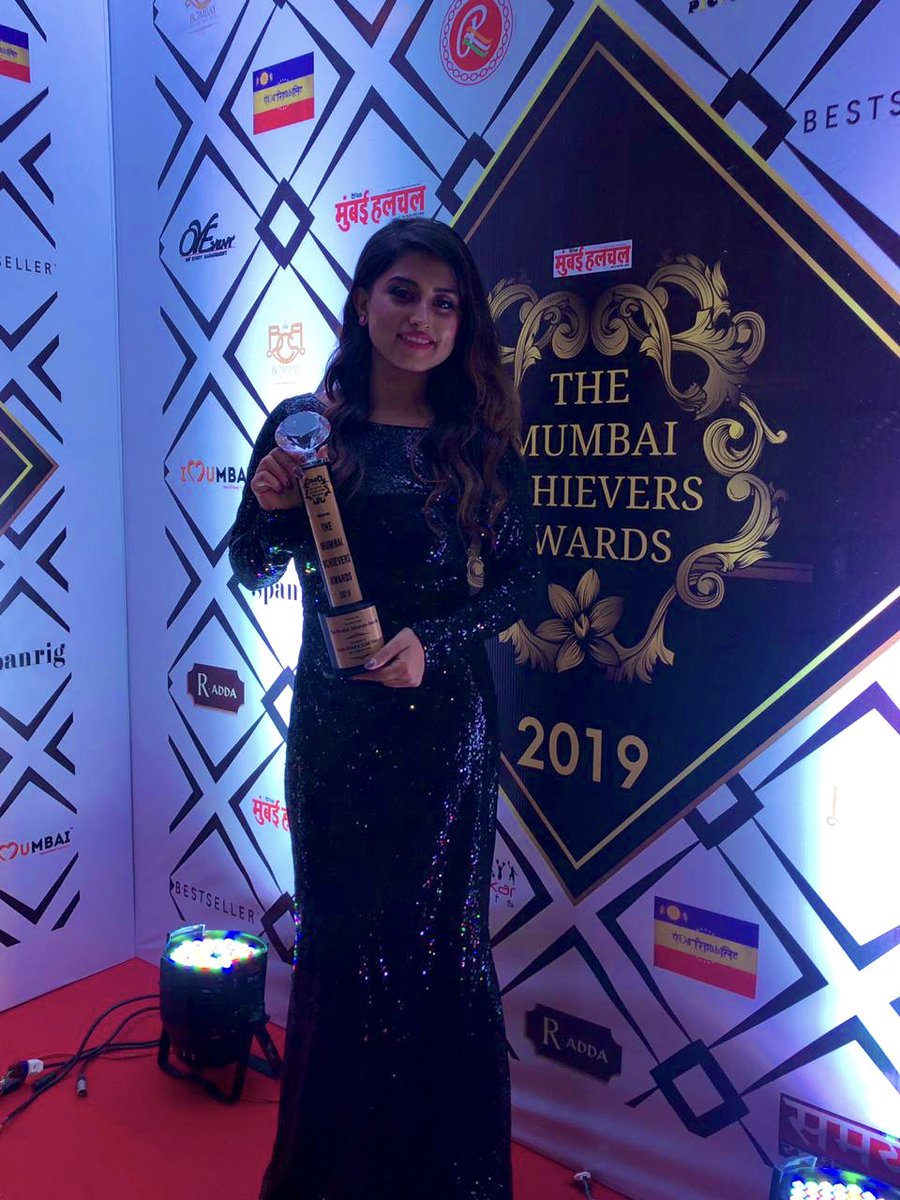 Thank you to all my lovely Fans who made this possible for me and it’s a great achievement to receive this honour ✨I am really happy 💗

The Best Jodi Reality Show 2019 # The Mumbai Achievers Award #khansisters #biggboss #bestjodi #award2019 #achiver #manymoretocome #firstaward