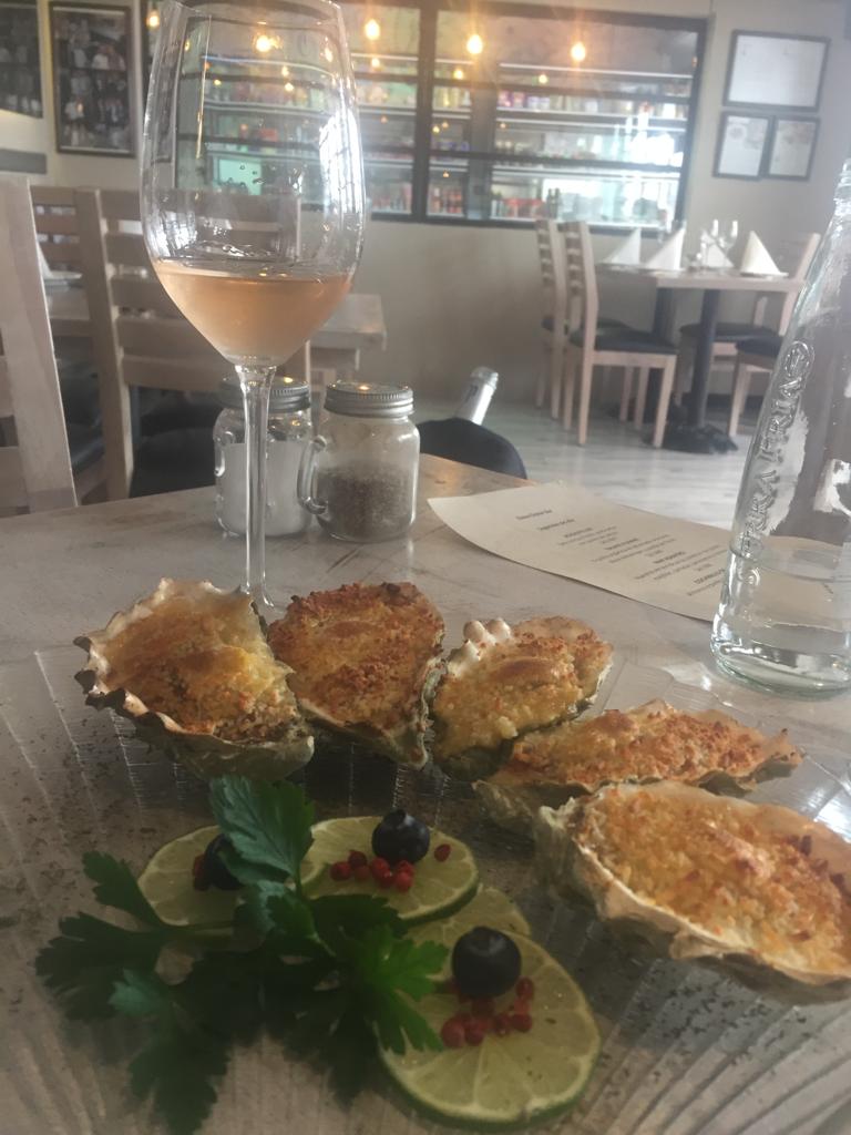 ExxusOysterBar's tweet photo. #Ostras Rockefeller.
Horneadas, gratinadas y con un maravilloso toque del mejor tocino. ¡Una maravilla!
Servicio de restaurante:
Jueves a Sábado 12m a 10pm
Domingo a Miércoles 12m a 5pm
#Reservas 5331114 / 2715580 / 3162503095
#CalidadExxus https://t.co/ThUYiDWo5v