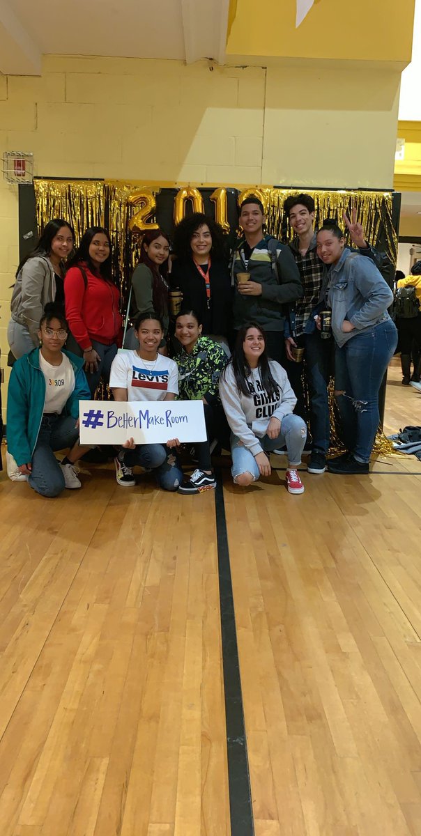 BrownCAC's tweet photo. The College Advising Corps at Brown University celebrated another #DecisionDay at Central High School yesterday with adviser Jurenny Jimenez in Providence, RI. Here are some snapshots of the event. Congratulations! #SeniorSendOff #BetterMakeRoom @AdvisingCorps https://t.co/mR6LMVVJ1L