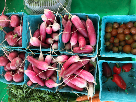 ParramoreMarket's tweet photo. Pass by the market this Saturday for $5 bags of produce from @TheFreshStopBus 🥕🍎 https://t.co/P42XnzTexs