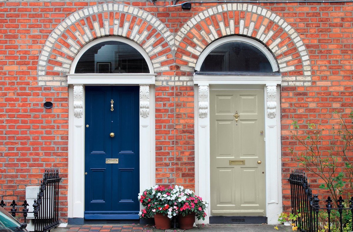 Considering painting the front door but don't know where to start? 🤔 Check out our Exterior paint card for 7 easy steps. For May, send us in or upload a photo of ur new door 2 fb/instagram with #paintyourdoor2019 and U’ll receive a €20 Fleetwood Paints Voucher.🚪😬 #Competition