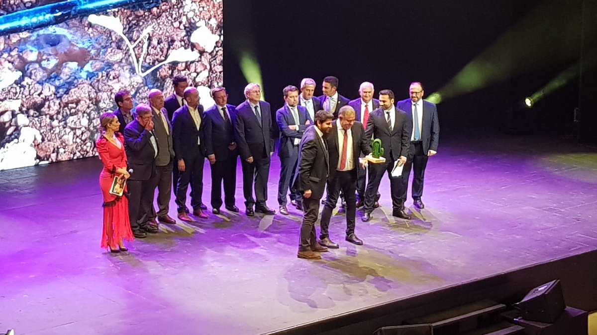 La7_DiarioDelCampo (@la7_diariocampo) on Twitter photo Premio al Agua para el Trasvase Tajo-Segura <a href="/scrats_regantes/">S.C.R.A.T.S</a> en #IIPremiosDDC en <a href="/La7_tv/">La 7ª diferencia</a> Premio al Agua para el Trasvase Tajo-Segura <a href="/scrats_regantes/">S.C.R.A.T.S</a> en #IIPremiosDDC en <a href="/La7_tv/">La 7ª diferencia</a>