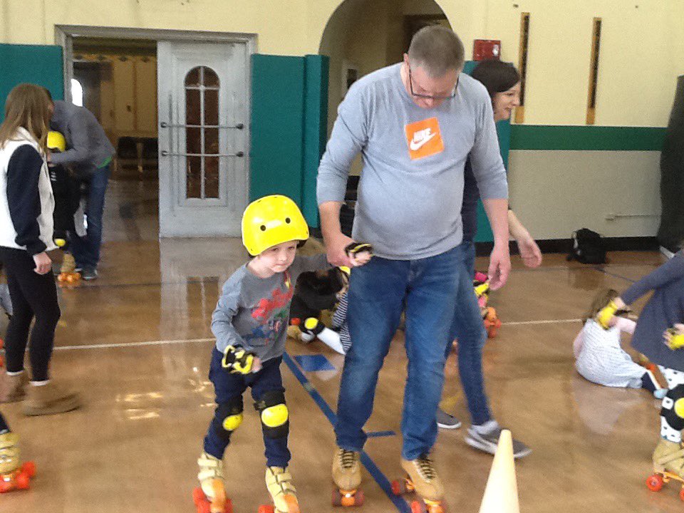 SJSWilmette's tweet photo. For the first time at SJS, students are lacing up for a roller skating unit in PE! The kids have been having a blast learning how to roller skate and are starting to get the hang of it! #LoveWhereYouLearn https://t.co/rIXwzs0f3O