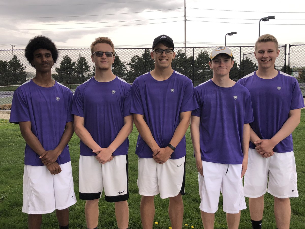 FRHS_Athletics's tweet image. Congratulations and thank you to the Little Giants tennis seniors for your hard work, dedication, on-court success and off-court class in representing Fremont Ross. You will be missed.