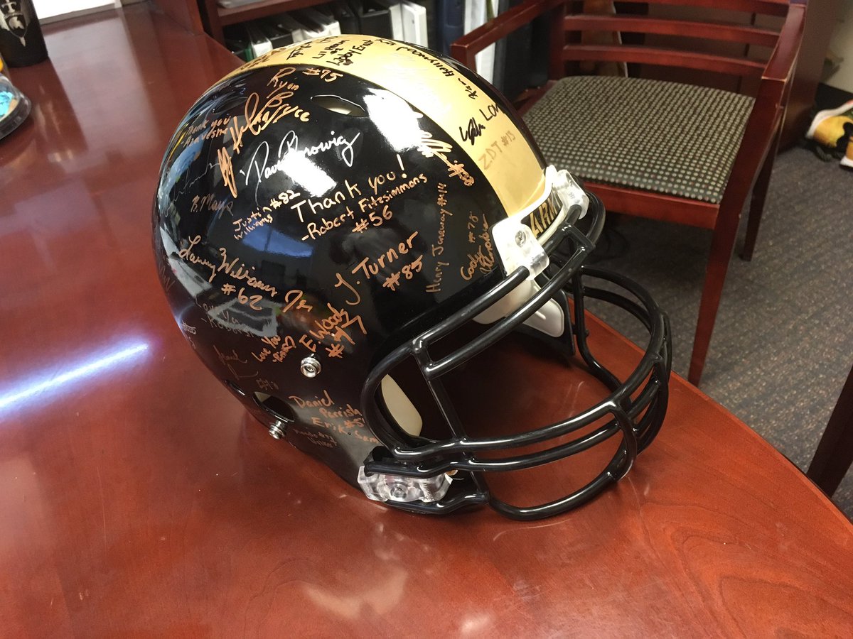 andywolfrum's tweet image. Promotion ceremony of MSG Mike Hollis was like a USMAPS reunion of the past three classes.  He’s a true Warrior and Leader, and a great example to our team.  I’m so glad he was out there coaching with us - he’ll be missed!  #BEATnavy #usmaps