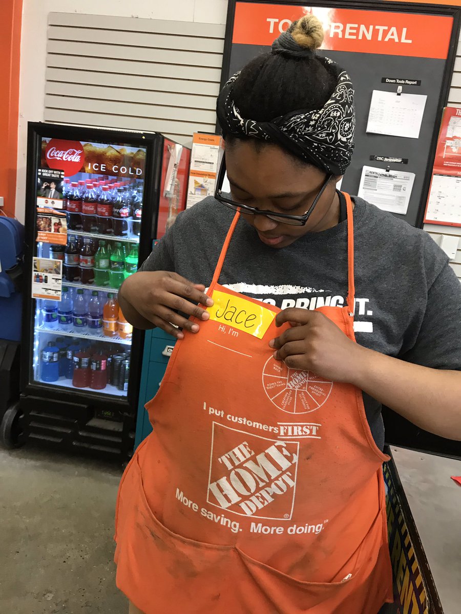 KristaMckinstry's tweet image. #TheRealSouthPhilly #theredtapeisoff #30daycheckin Jace our tool tech is ready to take on her next 30 days and loving tool rental 🧡👏🏻🤩 @watlock5 @Lorrainbutler @Roseann74