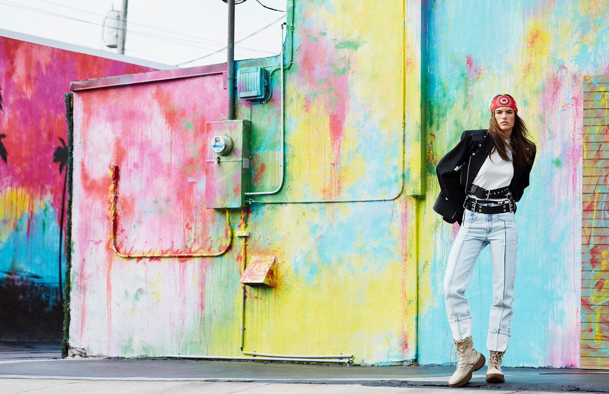 New Work “Like an Icon” 🌴 Alessandra Ambrosio @alessandraambrosio @imgmodels all #rocknroll in #littlehavana #miami for @elle_italia @ellearoundtheworld Editor @camillarolla Makeup @elienmaalouf Hair <a href="/leongorman/">Leon Gorman</a> Producer <a href="/gabyschuetz/">gaby schuetz</a> <a href="/noranatz/">nora stan</a>