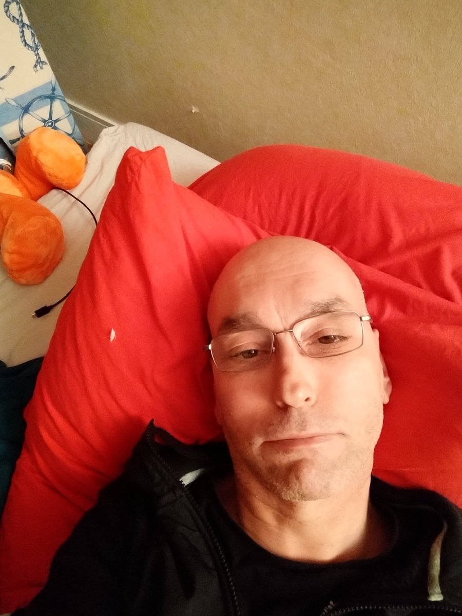 ParisPa95869333's tweet image. Je suis gay et je me reproduis avec une femme. Donc pas une sexualité. Pas un genre.... Je suis un homme. Et si je devenais lesbienne en passant par trans je resterais un mec pour faire un gosse désiré et à naître. Bref j assume. Je suis un homosexuel homophobe et je le dis oui.