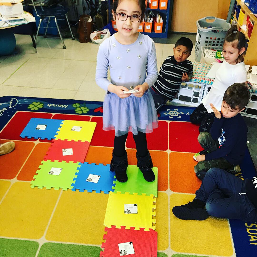 Using a LIFE SIZE game board to practice place value! 🎲✏️
#teachersofinstagram #iteachtoo #iteachfirst #lifesizegameboard #funmath