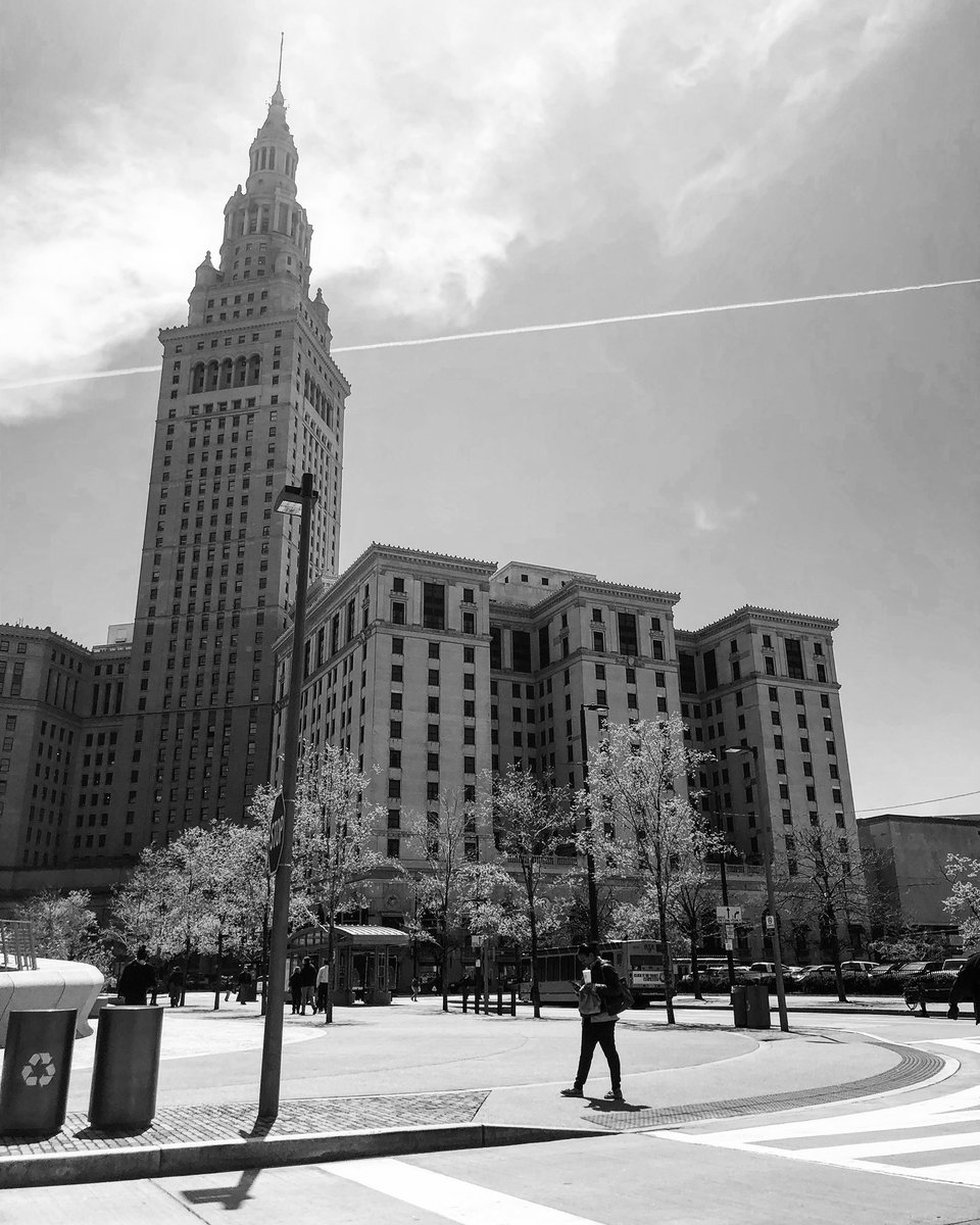 440Photography's tweet photo. #cleveland #downtowncleveland #terminaltower #clevelandphotographer #clevelandphotography #clevelandphotofest #captureclevelandcpf #coolcleveland #keepitlocalcle #localcle #bnw #bnwphotography #bnwurban #urbanphotography #bnw_captures @CityofCleveland https://t.co/wQHeyRWX7C