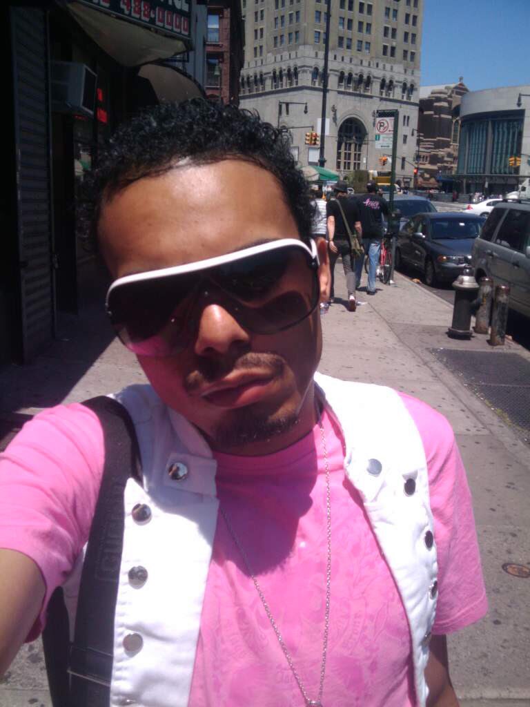 StevenAntonioo's tweet image. Hello all of my beautiful divas. I just had to post one of my favorite photos. #throwbackThur #fierce #slay #lovePINK #Brooklyn #NYC #LoveYourself #LoveGUESS #notanAD💋❤️🏙