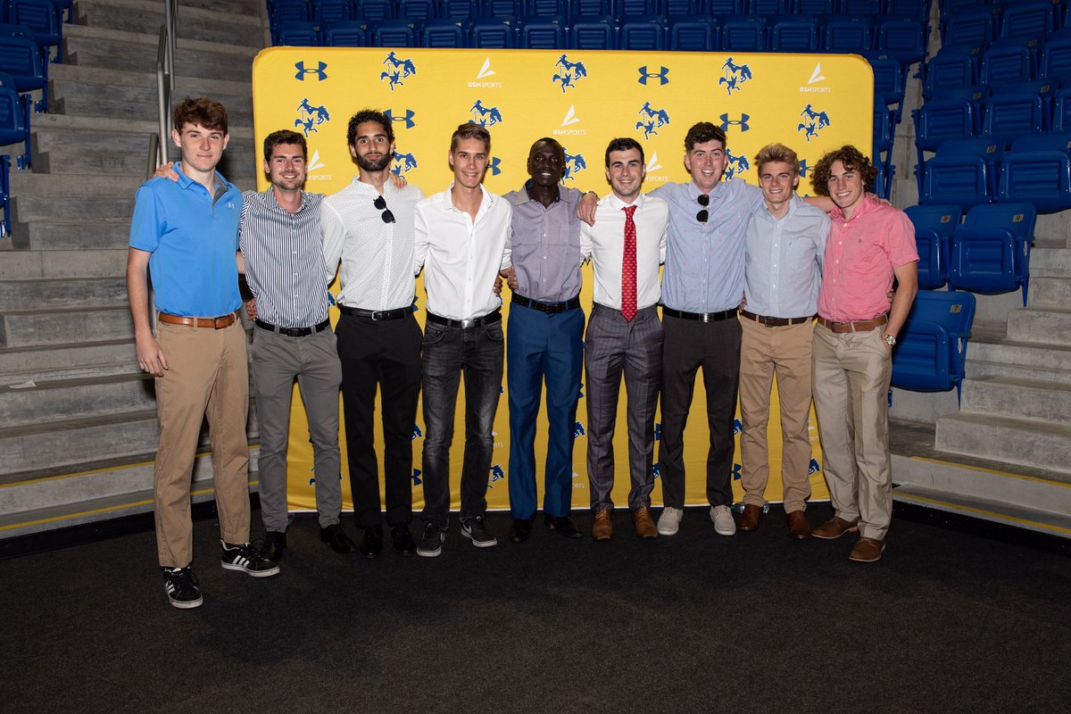 Family photos. 📸

#GeauxPokes | #TheROWDYs