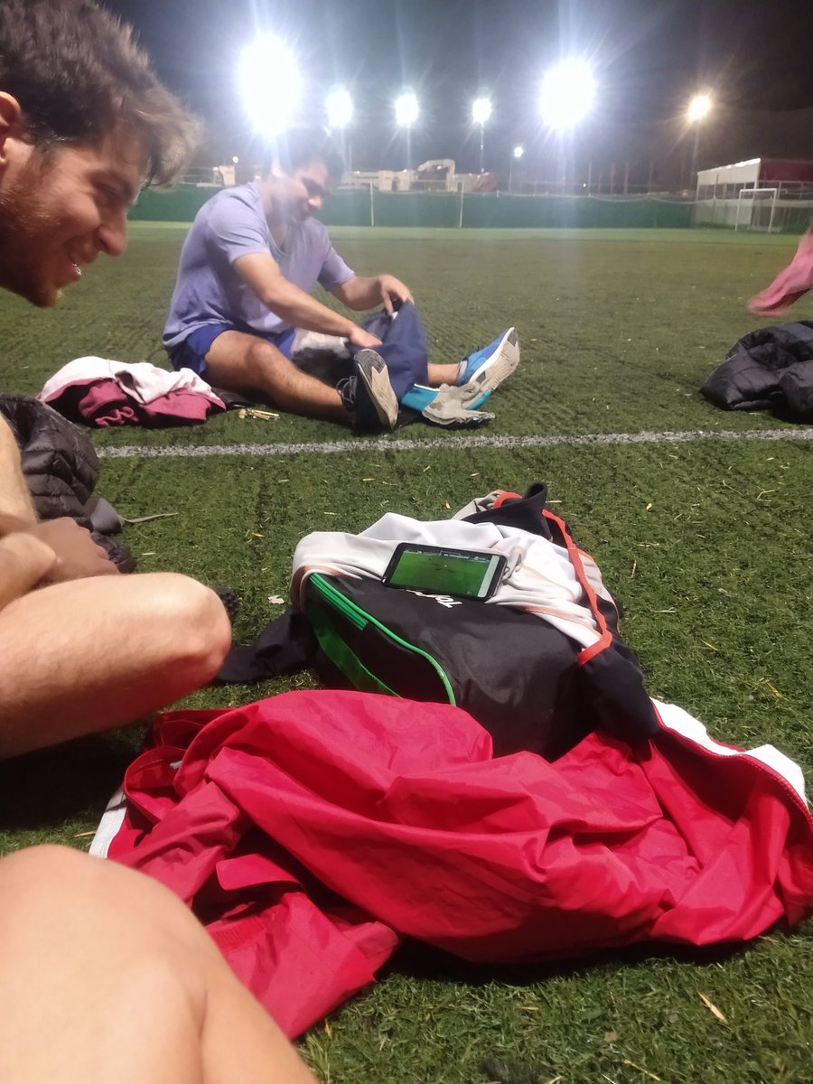 gerar1488's tweet photo. En tu cara Macri, viendo el partido bien pirata #FutbolParaPocos #SupercopaxFOX https://t.co/rdzuVJxo1D