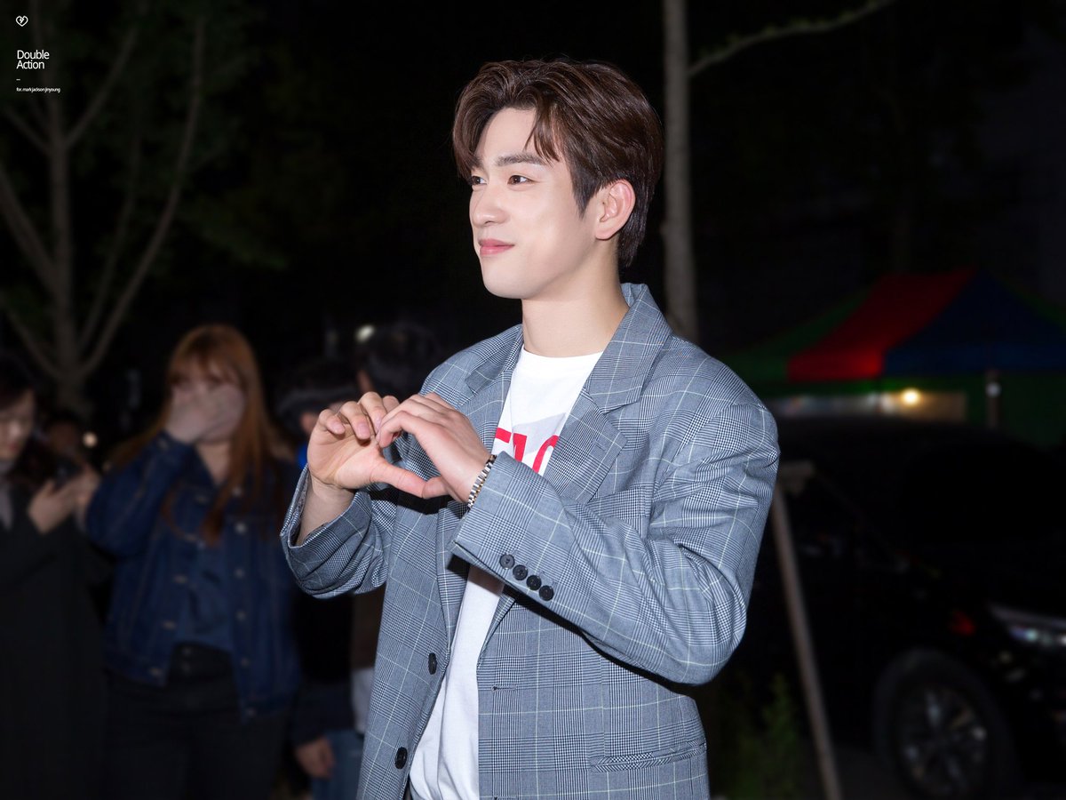 doubleaction_94's tweet photo. 190430 사이코메트리그녀석 종방연 #GOT7 #Jinyoung #진영 #GOT7_SPINNINGTOP #BBMAsTopSociaI https://t.co/rfHnTlYSOU