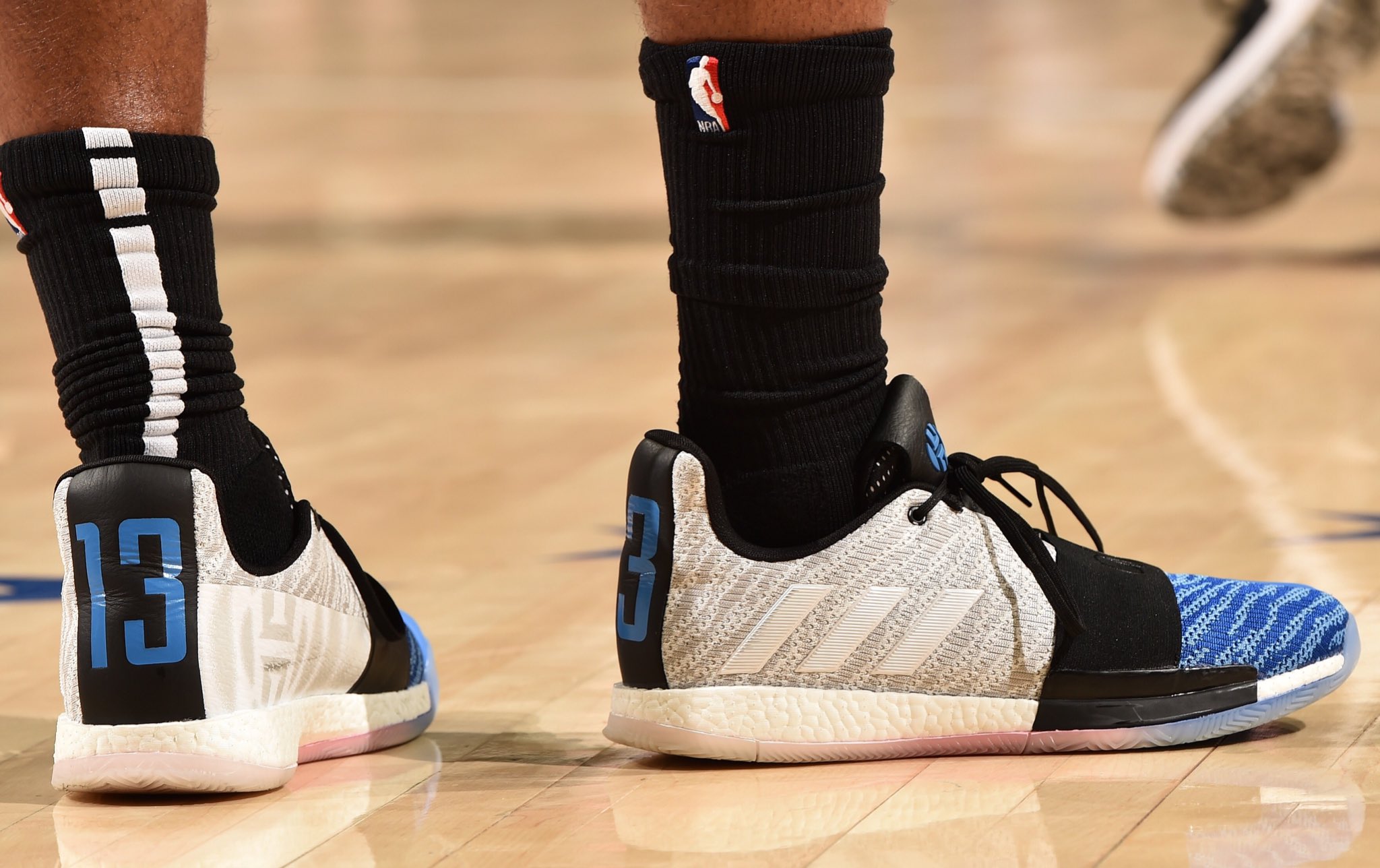 NBA KICKS on X Kyle Lowry in the adidas Harden Vol. 3 NBAKicks https t T866I0TFRE X