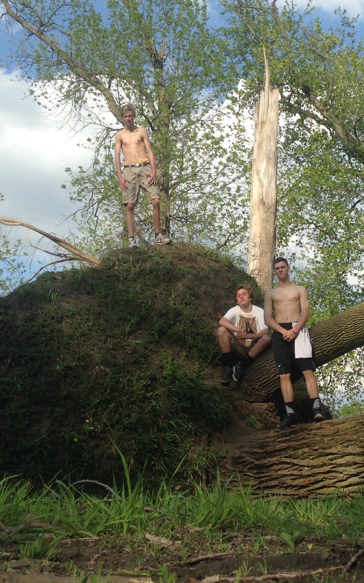 clapper_spencer's tweet photo. Happy birthday to one of the OG heritage boys @austin_0502 thanks for being a great friend over the years and always being the life of a party, looking forward to the summer adventures 😤 much love 💜 https://t.co/TR4HXxwfn6