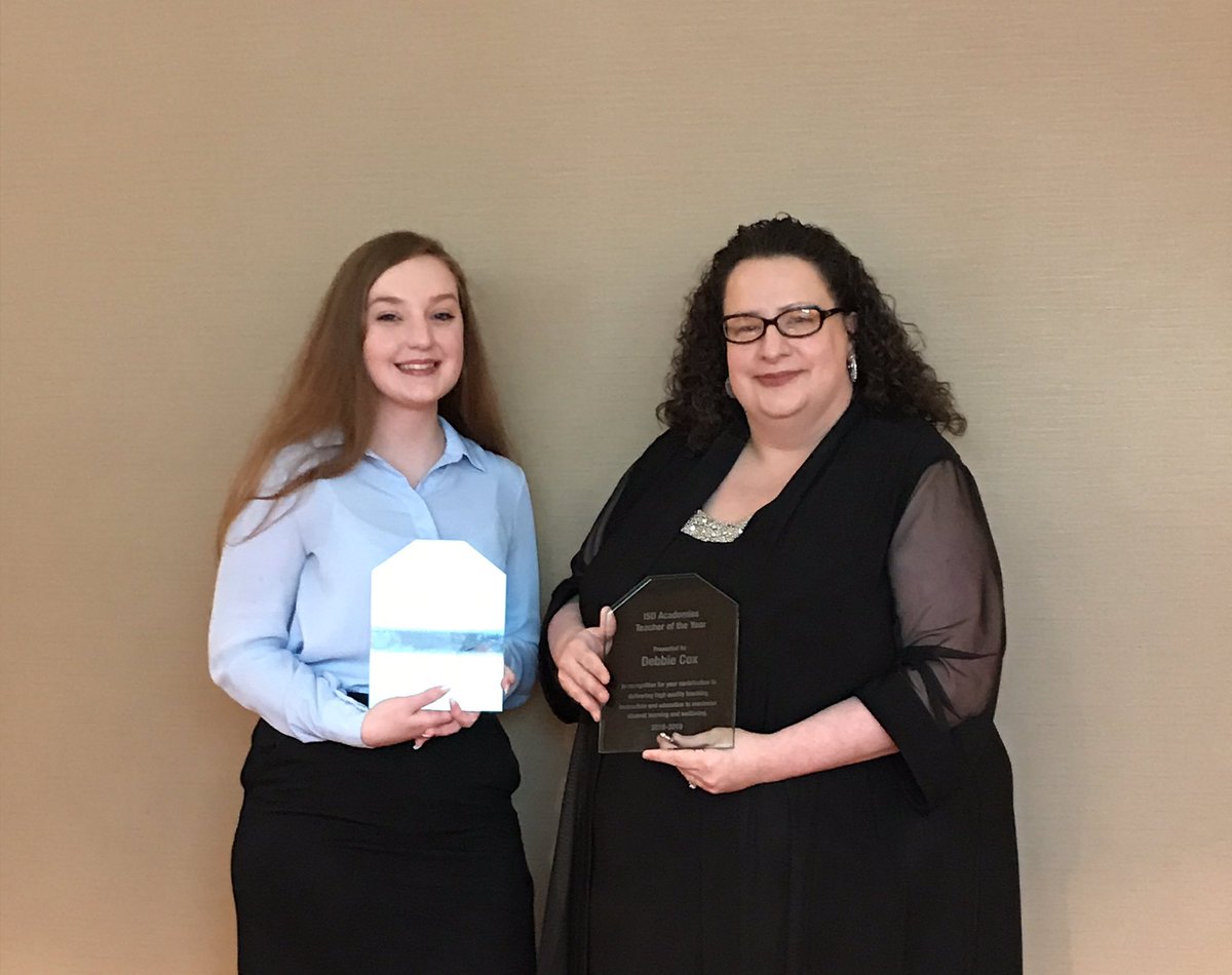 VHSTEM's tweet image. Congrats to #VHFalcons senior Bryanna Counts &amp;amp; @PLTWorg biomed teacher Debbie Cox for being awarded the 2019 @ISDSchools STEM Academy Student &amp;amp; District Academy Teacher of the Year! #ISDStrong @vanhornfalcons @Vanhorn_falcons @falcconnect @STEMKC @KCHealthTracks @wcmissouriahec