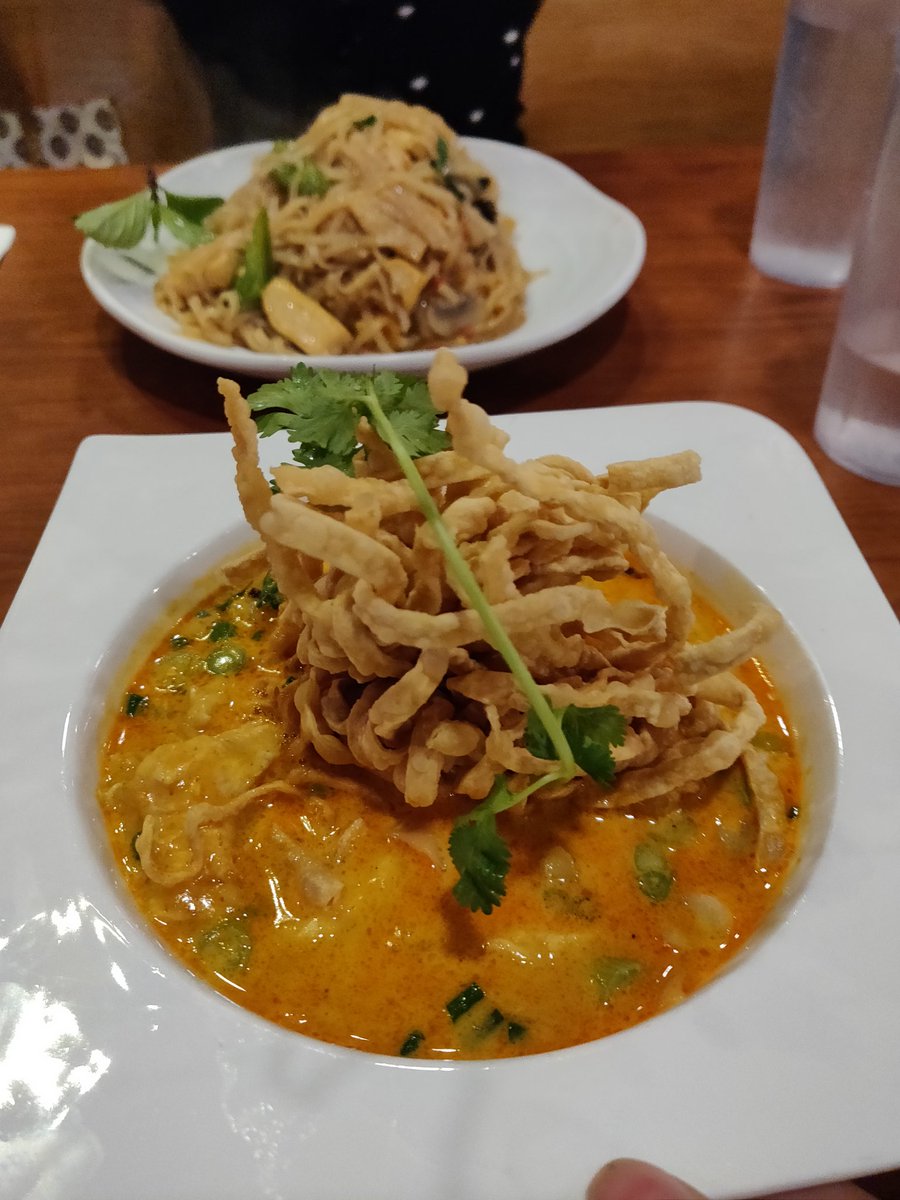 always_hangari's tweet photo. #WhenInToronto #Sukhothai https://t.co/5of1ULI81X
