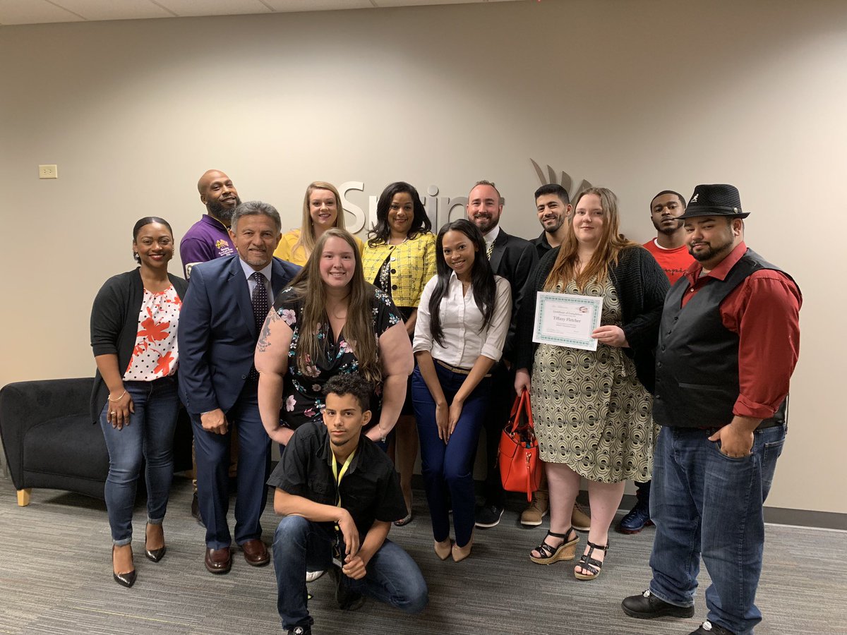 chrislower1's tweet photo. #STCSpiritWeekRDU #TeamPride #SprintPride #Dresstoimpress a big thanks to Carolina Pride DM @DominiqueJ316 for handing out graduation certs! Our visible leaders are vital to our business #bestdmsinthebiz #NewBreed #RDU @ELBTravels @MidAtlMonsters @trainerlife1975 @JonathanMoss https://t.co/eD4Sp1LfAt