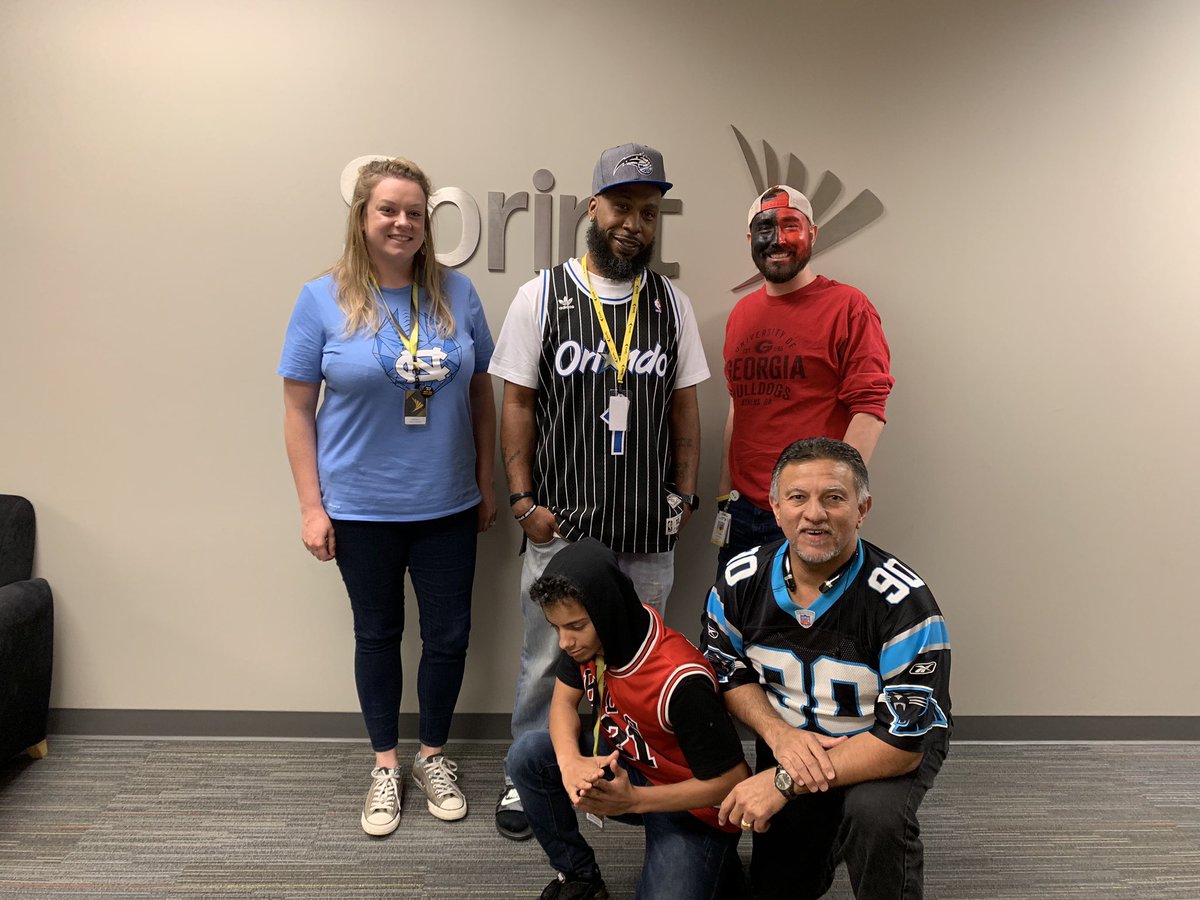 chrislower1's tweet photo. #STCSpiritWeekRDU #TeamPride #SprintPride #Dresstoimpress a big thanks to Carolina Pride DM @DominiqueJ316 for handing out graduation certs! Our visible leaders are vital to our business #bestdmsinthebiz #NewBreed #RDU @ELBTravels @MidAtlMonsters @trainerlife1975 @JonathanMoss https://t.co/eD4Sp1LfAt