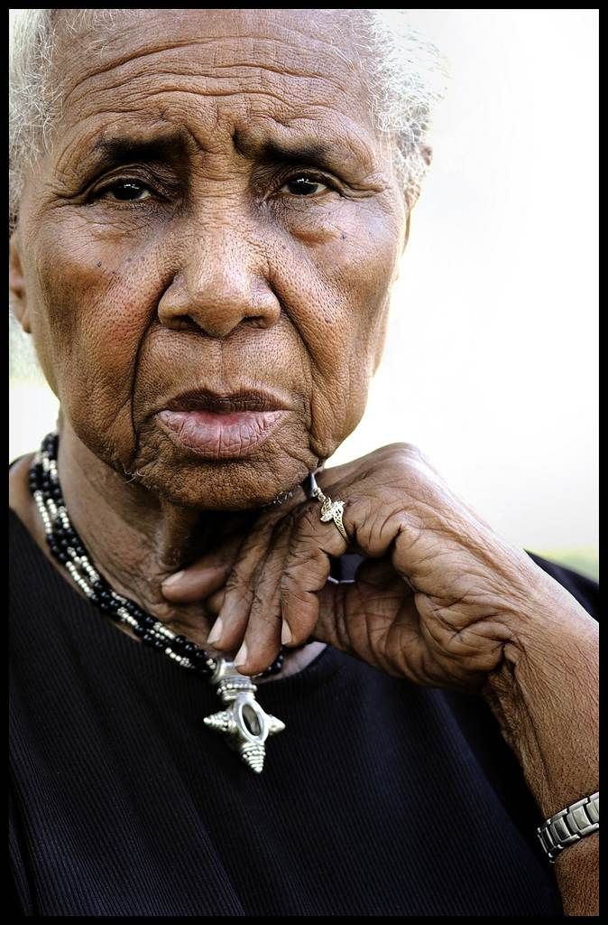 LewisMuseum's tweet photo. Meet Us @ #TheLewis. The Linda Day Clark photograph exhibition includes more than thirty photographs, many of them exhibited for the FIRST TIME! 
#LindaDayClark #GeesBend #QuiltMaking  #AfricanAmericanCulture #LewisMuseum #MyBmore #ExhibitNowOpen https://t.co/ecs85Bnb7W