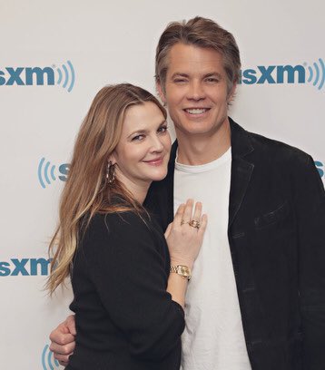 thekrunt's tweet photo. We want these two back @Netflix #SaveSantaClaritaDiet #SantaClaritaDiet 🙈 https://t.co/BUCizxvkmB