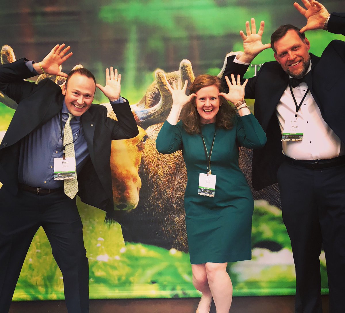 ElizabethCrow's tweet photo. #greentieaffair #voicesfornature #thenatureconservancy https://t.co/8bwsTJcto3