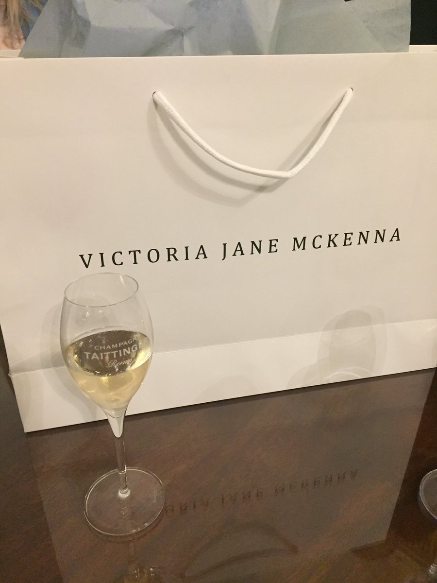 stuchbutty's tweet image. Lovely evening supporting @victoriajmck @TheGrosvenor love the style and intricate detail of the super smart silk shirts and the new active wear range is fab! Bonus was winning @abodechester fantastic raffle prize - thank you 😊 #britishdesigner #britishmade