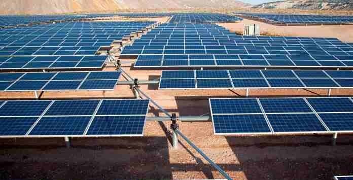 VectorSolar's tweet image. Brasil: Parque solar fotovoltaico de 162MW já foi ligado à rede dlvr.it/R3yCNt #SOLAR #ENERGIASRENOVÁVEIS