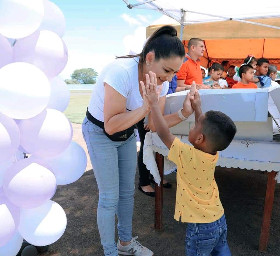 MireyaLassoss's tweet photo. #1000BuenasAcciones #BlandonPresidente @blandonjose
Por un #UnCierreDistinto
Gracias 💜💛❤✌ https://t.co/azUHV2Uvgm