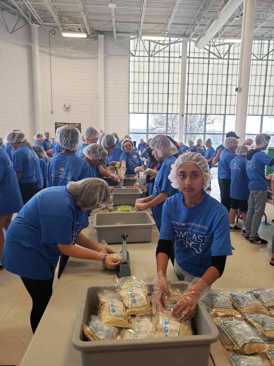 kahcoalition's tweet photo. We been packaging meal with the Plymouth/Canton Key Club since 2006. Thanks to Comcast and all the volunteers #ComcastCaresDay #mikeyclub https://t.co/hcQjqIqP1a