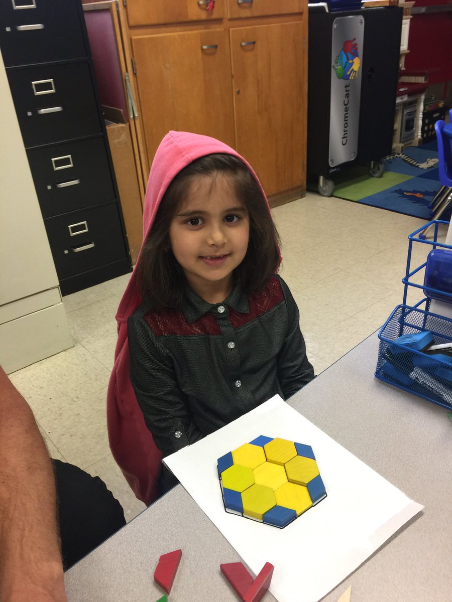 MrsErinLeahy's tweet photo. Today, Ss explored shapes and their attributes! They used their creativity to make pictures and figures using shapes. https://t.co/CqCrtPvY1W