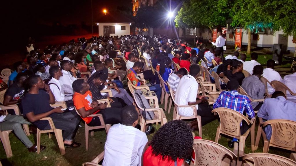 FLPentCentre's tweet photo. What an exciting Wednesday night! First Love Legon Community is blessed! 🎉🎊❤️ https://t.co/nlAqgWeTsU