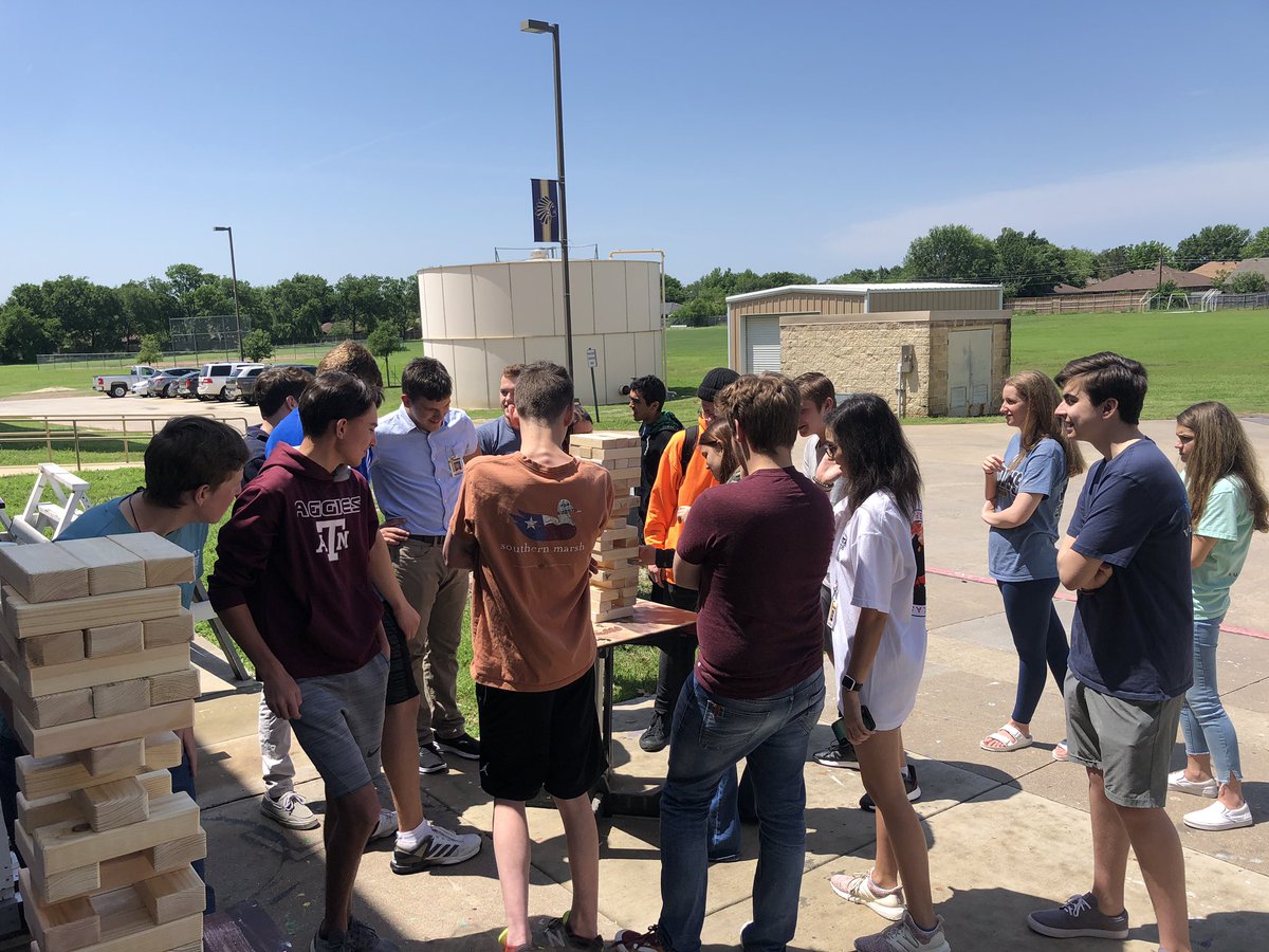 CoachKetcham's tweet photo. It was a Tech 1 rite of passage day. Scrap wood jenga!
#TechInRealLife https://t.co/09fAXyEMf2