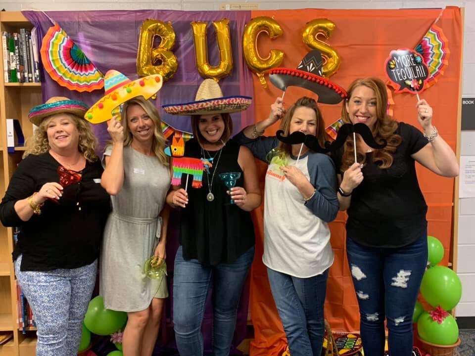 TWHunterMiddle's tweet photo. Our PTO rocks! We appreciate all that you do for TWH 🧡💙 #backthebucs https://t.co/IsZ6WMRHCV