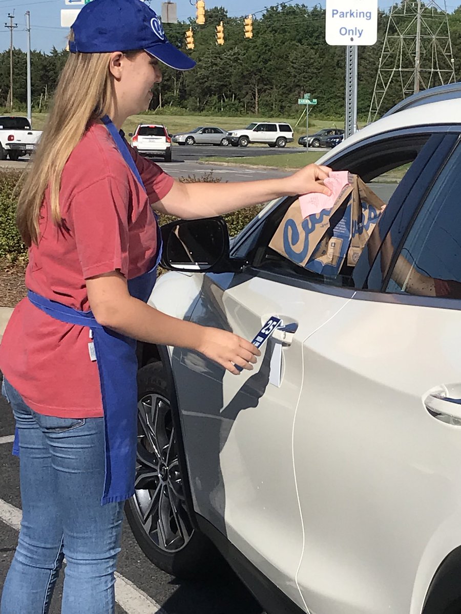 NationFordFFA's tweet photo. Thank you to @culvers Fort Mill for allowing @nationfordffa to serve tonight for #scoopsofthanks #thankafarmer @johnsjb1 @NationalFFA @FortMillSD https://t.co/nUn7JI2B6L
