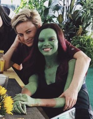 CarolAvengerD's tweet photo. Universal Team Gathering and cosmic friendship 💚❤️💙 https://t.co/WM0U4gtUJS