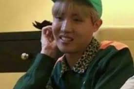 JenniG2832's tweet photo. ARMY sin saber que hacer en Twitter ya que terminaron los Billboard

 #BillboardMusicAwards https://t.co/YqgVBgheyJ