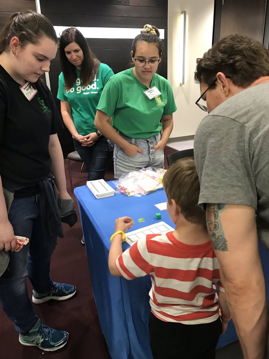 kbender715's tweet image. Students from Clover Hill HS volunteering at the Kindergarten Readiness Fair! #oneCCPS @CCPS_MathK5